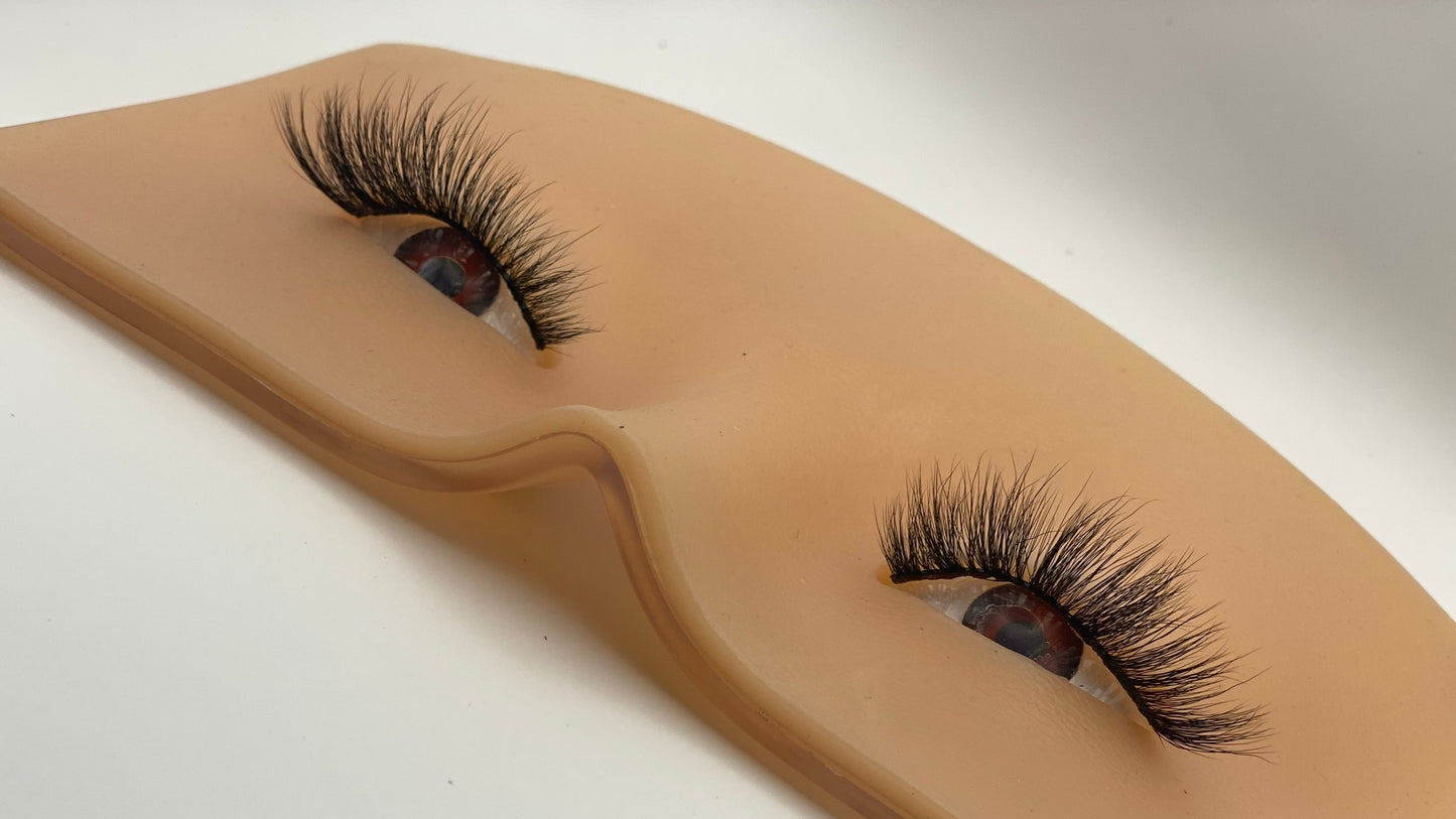 Lashes: Kiki