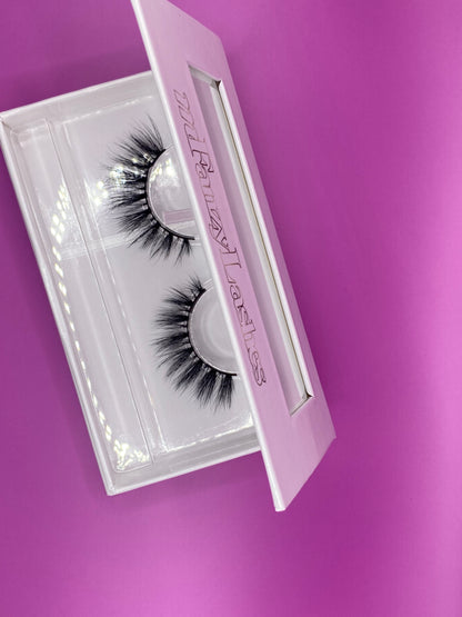 Lashes: Ava