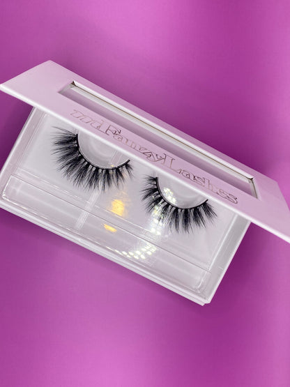 Lashes: Ava