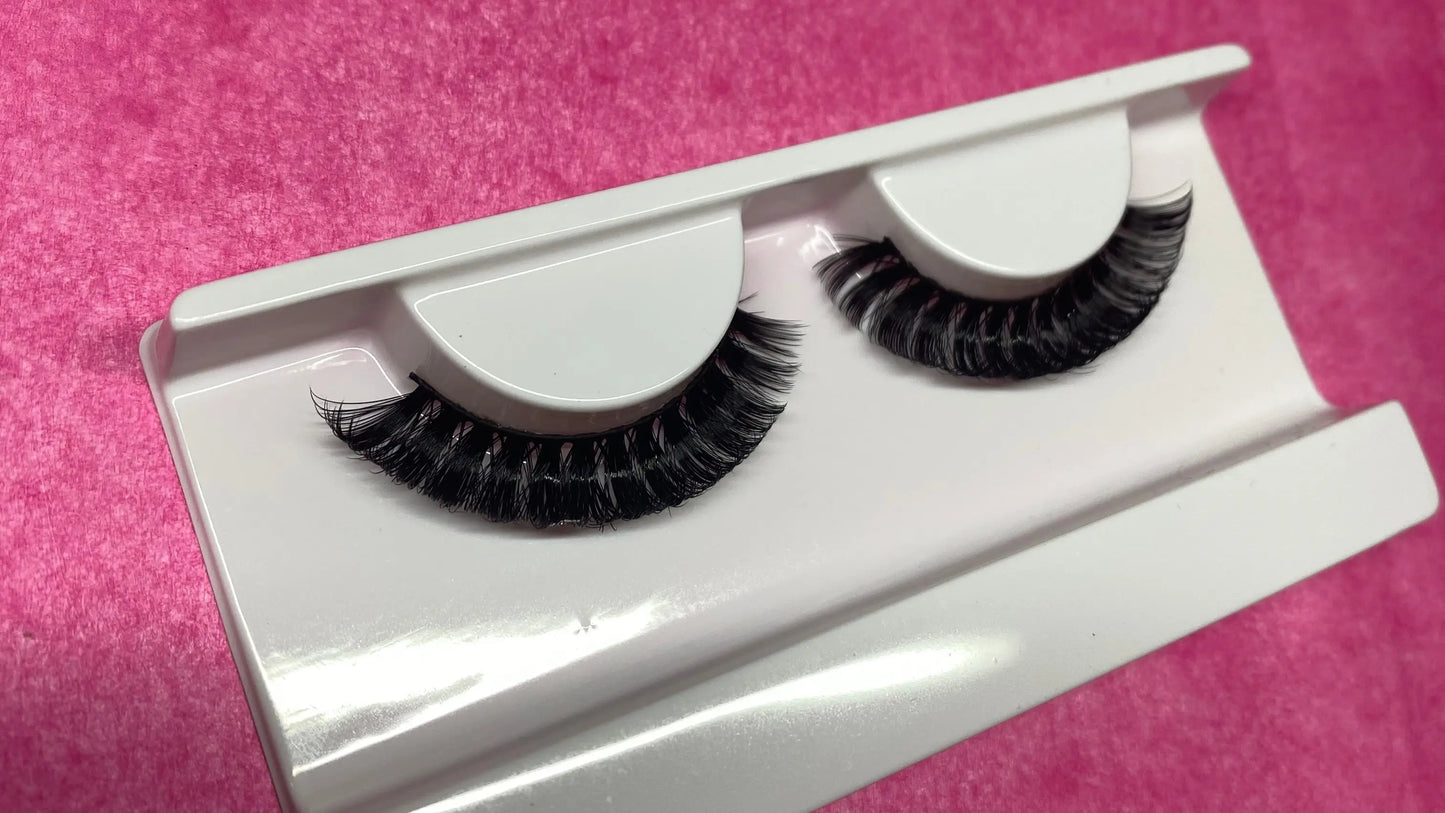 Iva mFanzyLashes