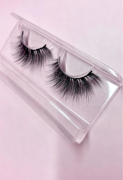 Lashes: Nadira mfanzylashes